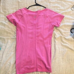 lululemon athletica Pink swiftly Tee